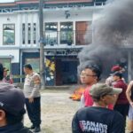 Shaka Kafe Wonosobo Dibakar Massa